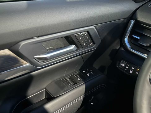 New 2026 GMC Terrain Denali w/ LPO, Black Badging Package image 31