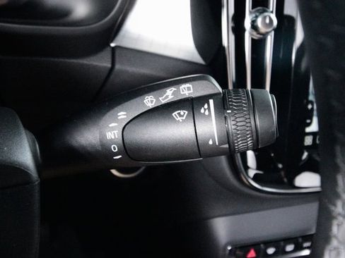 Certified 2025 Volvo XC40 B5 Core w/ Climate Package image 19