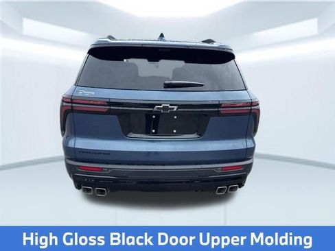 Used 2026 Chevrolet Traverse LT w/ Midnight/Sport Edition FWD image 8