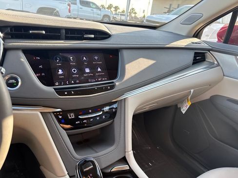 Used 2025 Cadillac XT5 Premium Luxury w/ Technology Package FWD image 13