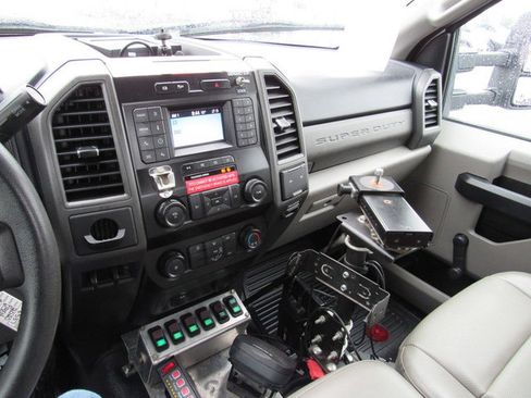 Used 2020 Ford F550 2WD Regular Cab Super Duty image 38