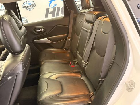 Used 2017 Jeep Cherokee Overland w/ Heavy Duty Protection Group image 17