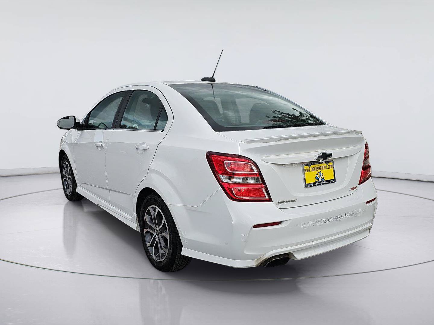 Used 2020 Chevrolet Sonic LT w/ RS Package FWD image 3