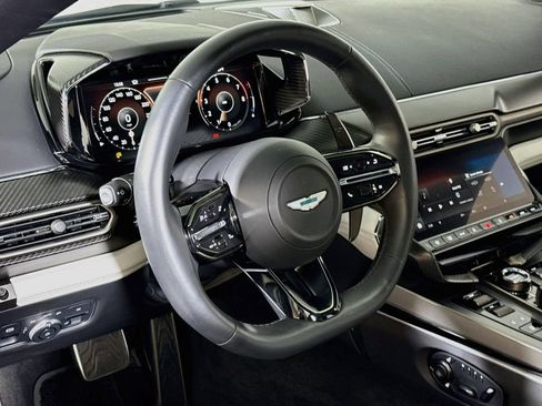 Used 2025 Aston Martin Vanquish RWD image 10