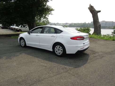 Used 2019 Ford Fusion S FWD image 5