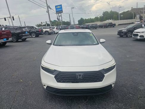 Used 2024 Honda Accord EX image 3