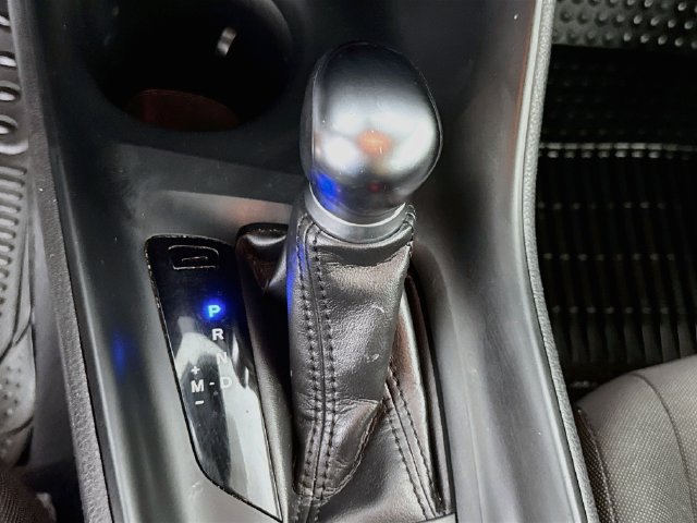 Used 2020 Toyota C-HR LE FWD image 17