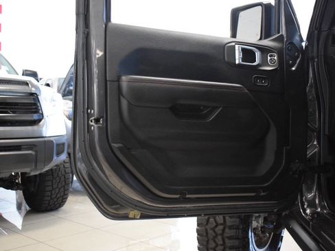 Used 2018 Jeep Wrangler Unlimited Rubicon image 40