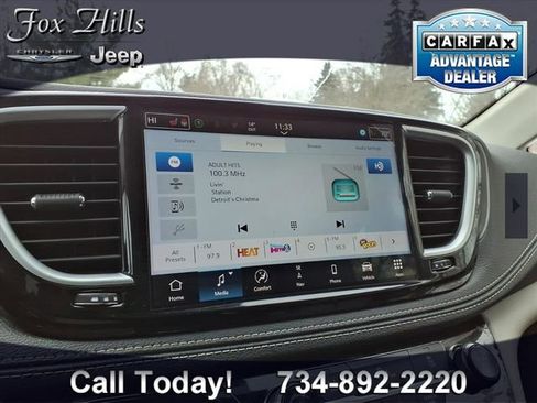 Certified 2024 Chrysler Pacifica Select image 22