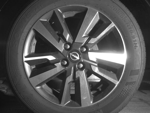 Used 2025 Nissan Versa SV image 14