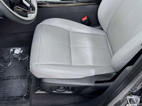 Used 2025 Land Rover Range Rover Velar S image 21