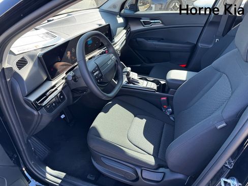 New 2026 Kia Sportage LX image 9