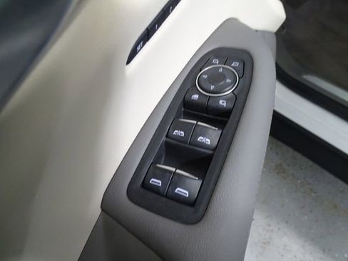 Certified 2023 Cadillac XT5 Premium Luxury FWD image 10