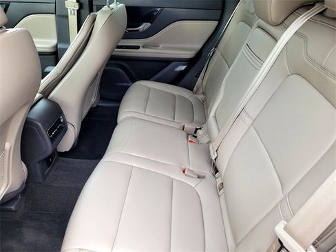 Certified 2023 Lincoln Corsair FWD image 12