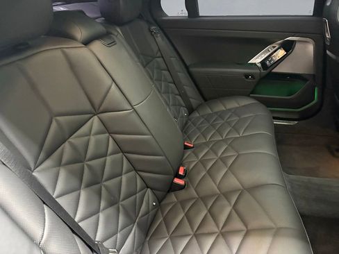 Used 2025 BMW 740i w/ Premium Package RWD image 61