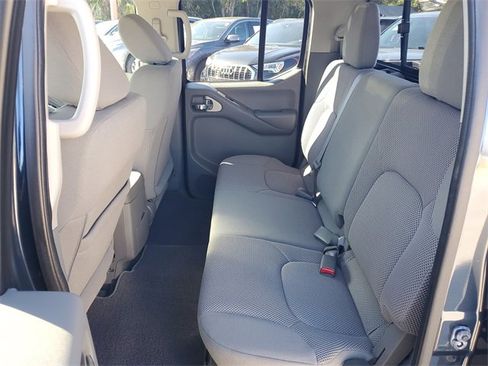Used 2020 Nissan Frontier SV image 12