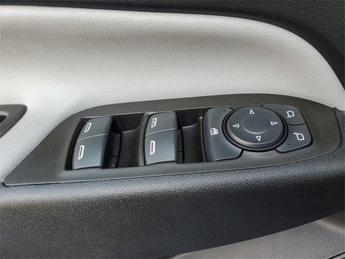 Used 2023 Chevrolet Equinox LT image 31