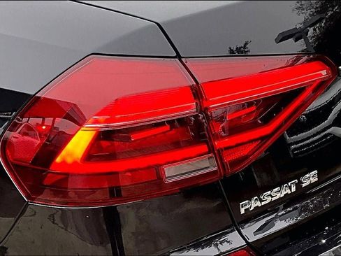 Used 2018 Volkswagen Passat 2.0T SE image 29