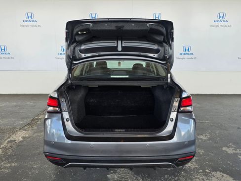 Used 2024 Nissan Versa S FWD image 32