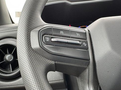 Used 2025 Chevrolet Colorado W/T w/ WT Custom Package AWD/4WD image 16