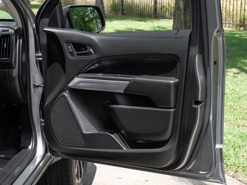 Used 2020 Chevrolet Colorado LT w/ Colorado RST Special Edition RWD image 45