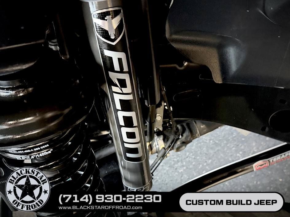 Used 2024 Jeep Gladiator Rubicon w/ Technology Group AWD/4WD image 29
