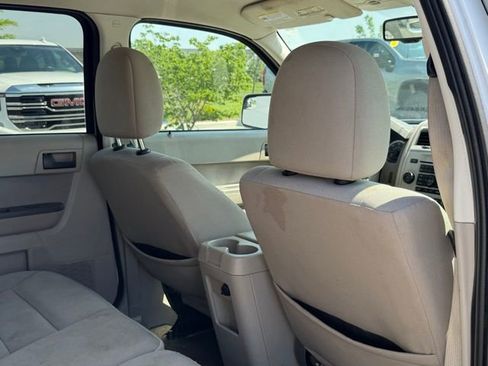 Used 2011 Ford Escape XLT FWD image 16