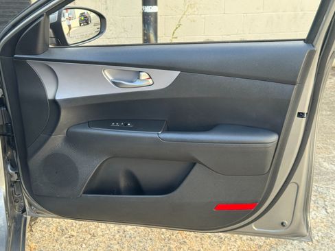 Used 2022 Kia Forte LXS FWD image 35