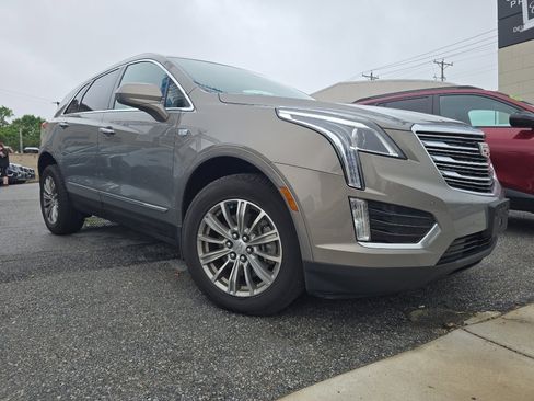 Used 2018 Cadillac XT5 Luxury w/ Driver Awareness Package FWD image 2