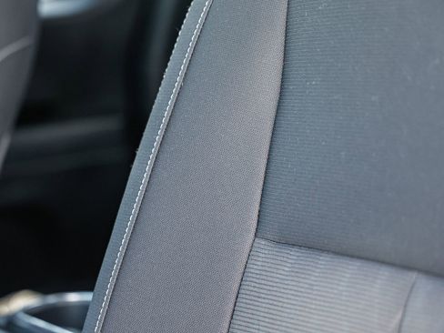 Used 2017 Nissan Titan SV image 24