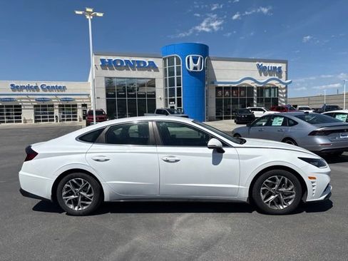 Used 2020 Hyundai Sonata SEL FWD image 2