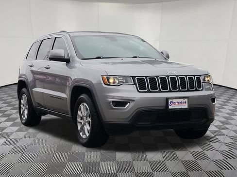 Used 2021 Jeep Grand Cherokee Laredo RWD image 3