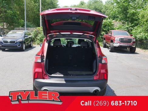 Used 2022 Ford Escape SEL w/ Technology Package AWD/4WD image 17