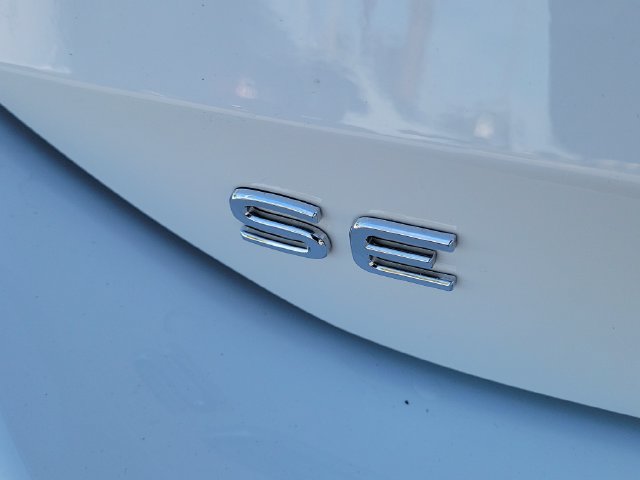 Used 2025 Volkswagen Tiguan SE FWD image 6