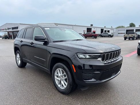 New 2025 Jeep Grand Cherokee Laredo X w/ Luxury Tech Group I AWD/4WD image 5