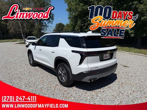 Used 2026 Chevrolet Traverse LT FWD image 3