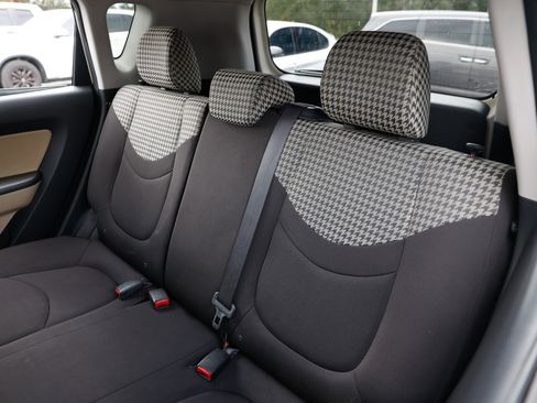 Used 2011 Kia Soul ! image 8