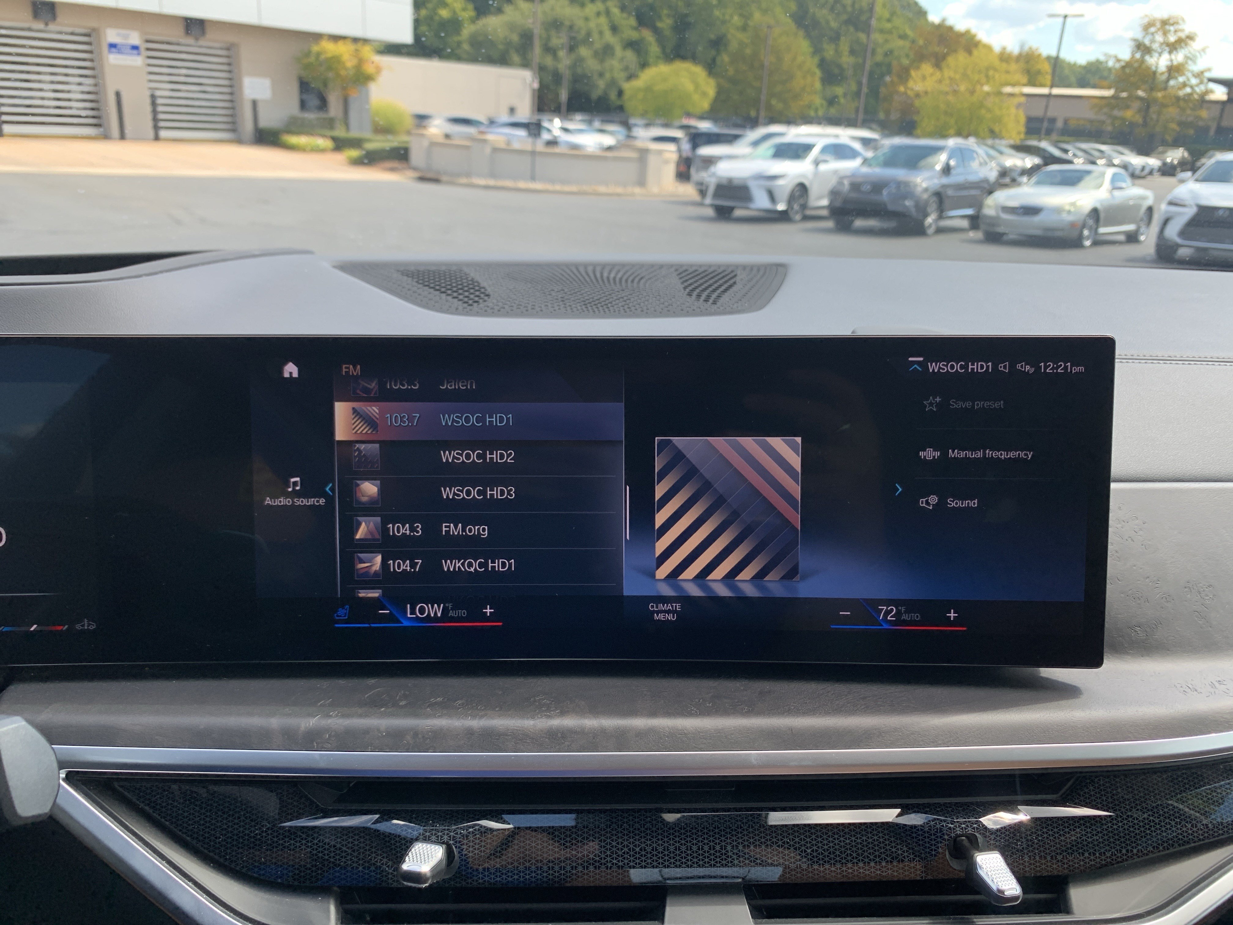 Used 2023 BMW X7 xDrive40i w/ Premium Package AWD/4WD image 23