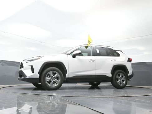 Used 2025 Toyota RAV4 XLE image 27