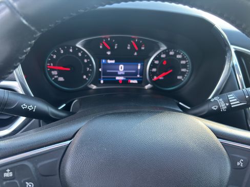 Used 2019 Chevrolet Equinox LT image 6