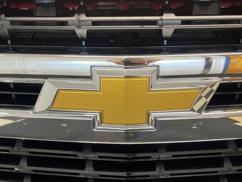 Used 2019 Chevrolet Silverado 1500 LT w/ All-Star Edition AWD/4WD image 3