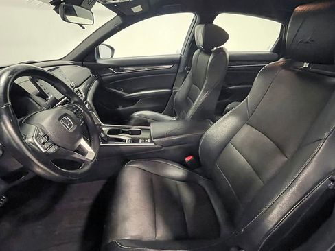 Used 2018 Honda Accord Sport image 3