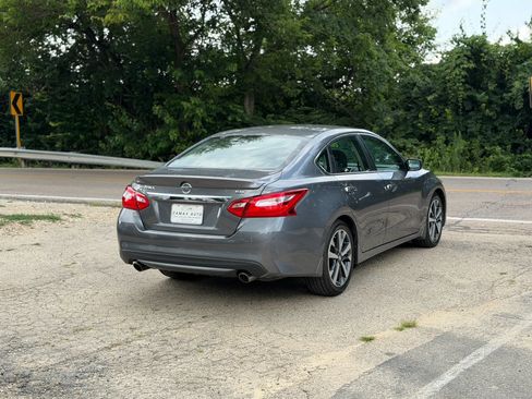 Used 2016 Nissan Altima 2.5 SR FWD image 12