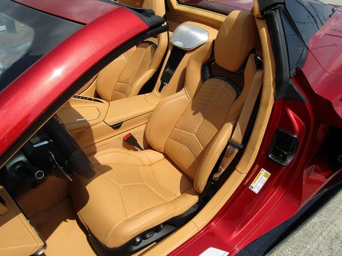 Used 2024 Chevrolet Corvette Stingray Premium Conv w/ Z51 Performance Package RWD image 9