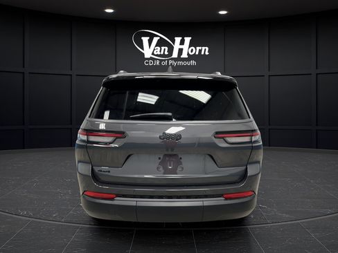 New 2026 Jeep Grand Cherokee L Limited w/ Limited Altitude Package AWD/4WD image 4
