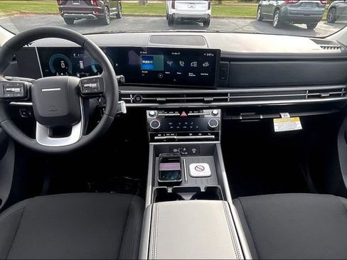 New 2026 Hyundai Santa Fe SE image 5