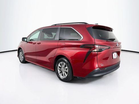 Used 2024 Toyota Sienna LE w/ LE Plus Package AWD/4WD image 7
