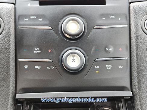 Used 2016 Ford Taurus SEL w/ Equipment Group 201A FWD image 17