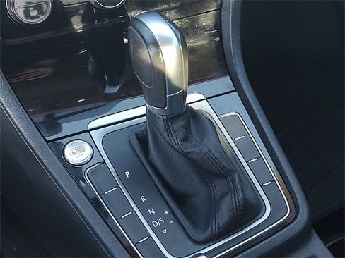 Used 2015 Volkswagen Golf SEL image 20