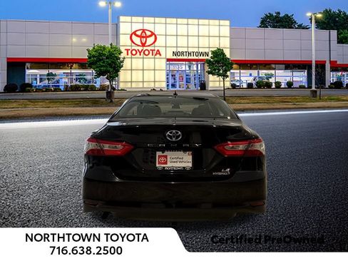 Used 2020 Toyota Camry LE image 37